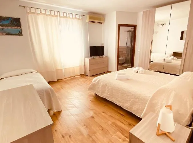 Гостьовий будинок Ciro's House 3*